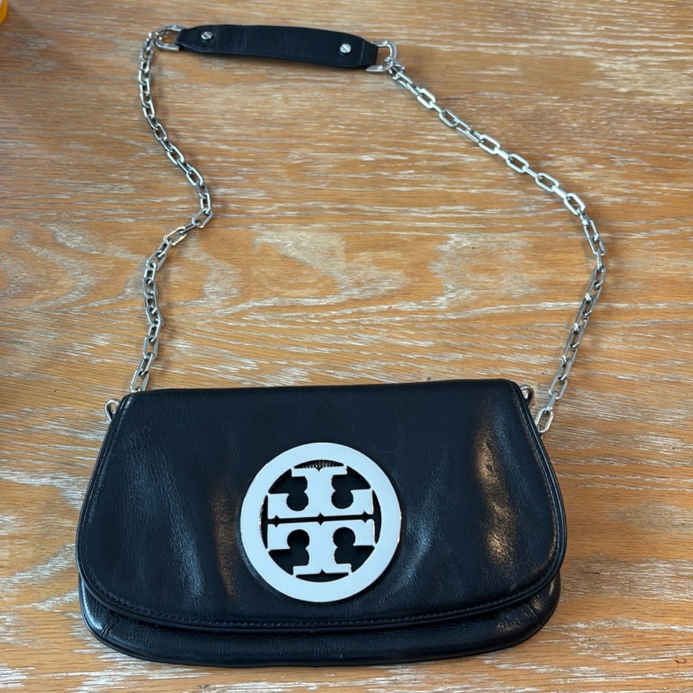 Excellent condition Tory Burch purse.